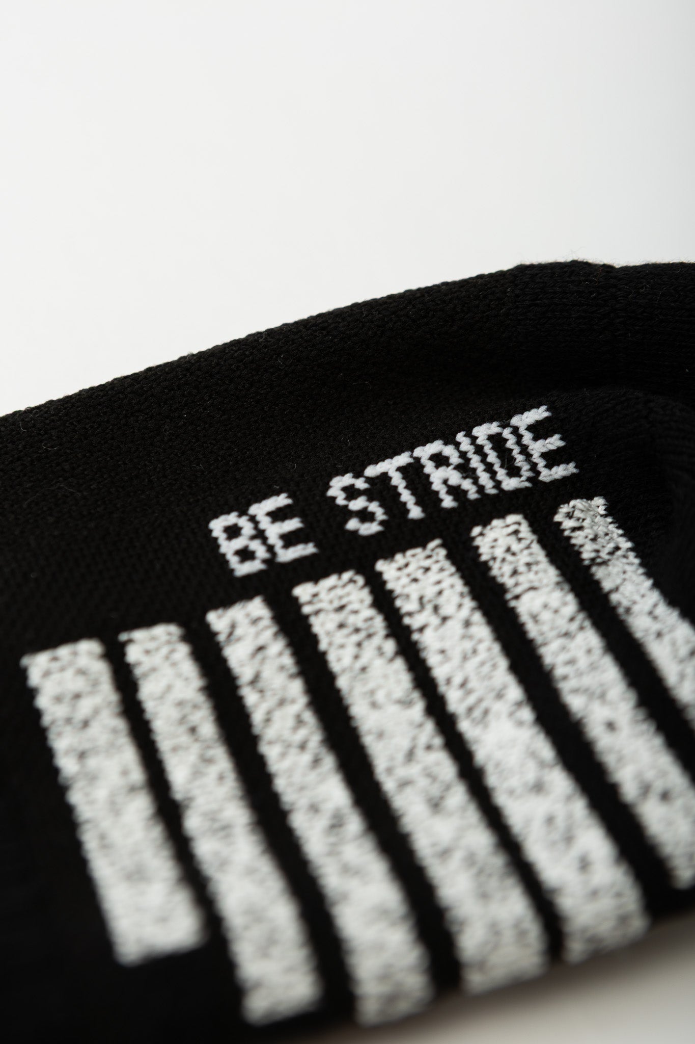 BE STRIDE PERFORM BLACK